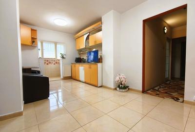 Apartament cu 3 camere decomandat în Central - 1