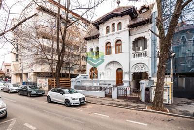 Apartament cu 2 camere semidecomandat, mobilat în Dacia