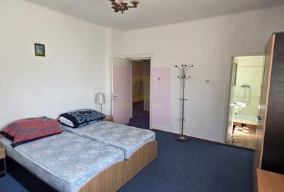 Casă cu 8 camere în Central