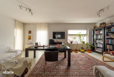 Apartament cu 3 camere în Sud