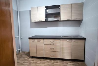 Apartament cu 3 camere decomandat în Valea Ialomiței