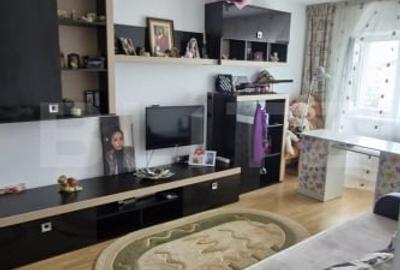 Apartament cu 3 camere decomandat, mobilat în Găești