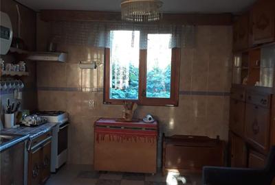 Casă în Mihăești