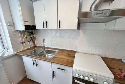 Apartament cu 3 camere semidecomandat în Grigorescu
