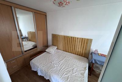 Apartament cu 3 camere semidecomandat în Micro 11