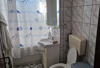 Apartament cu 2 camere decomandat în Precista