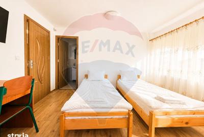 Casă cu 9 camere cu Teren 472 Mp în CFR - 4
