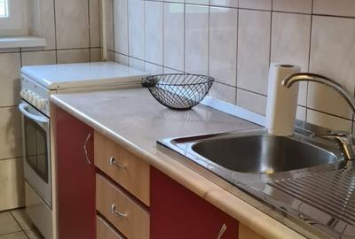 Apartament cu 2 camere semidecomandat în Berceni