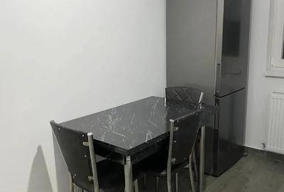 Garsonieră decomandată în Apărătorii Patriei