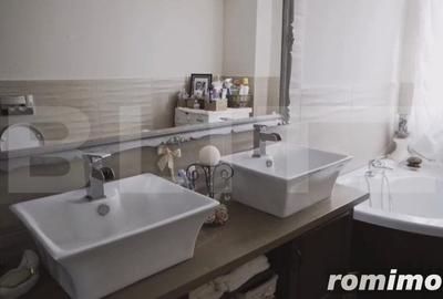 Casă cu 12 camere cu Teren 5000 Mp în Central