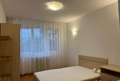Apartament cu 3 camere semidecomandat în Basarab