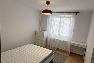 Apartament cu 4 camere decomandat în Central