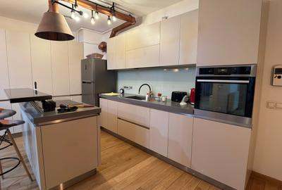 Apartament cu 3 camere, mobilat în Barbu Văcărescu