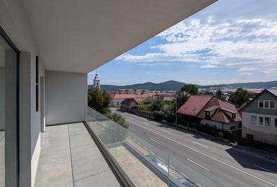 Apartament cu 3 camere decomandat în Florești