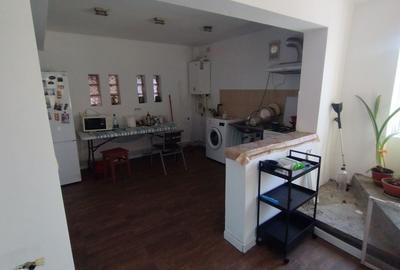 Casă individuală cu 3 camere cu Canalizare în Brătianu - 6