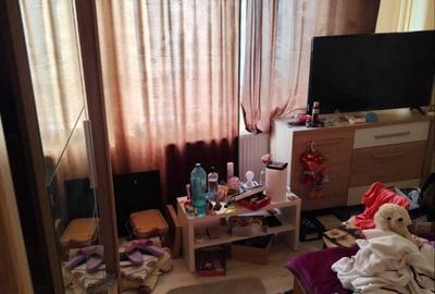 Apartament cu 4 camere decomandat în Crângași
