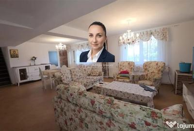 Casă cu 8 camere cu Teren 342 Mp în Central