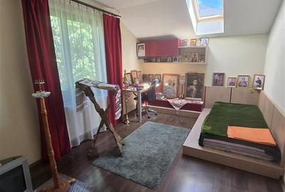 Casă cu 5 camere cu Teren 300 Mp în Bucium - 24