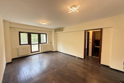 Apartament cu 4 camere decomandat în Unirii