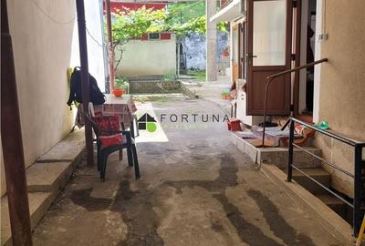 Casă cu 3 camere cu Teren 478 Mp în Central - 9