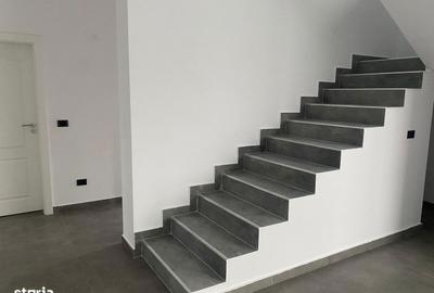 Casă cu 5 camere cu Teren 950 Mp în Central