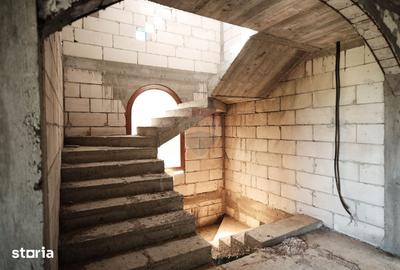 Casă cu 9 camere cu Teren 1674 Mp în Frătăuții Vechi - 2