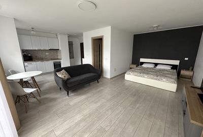 Apartament cu 2 camere nedecomandat în Tractorul