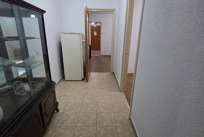 Apartament cu 4 camere semidecomandat în Berceni - 4