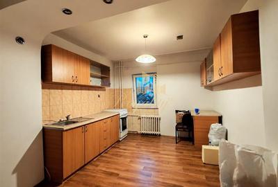 Apartament cu 2 camere semidecomandat, mobilat în Soarelui