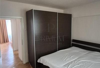 Apartament cu 3 camere decomandat în Lipovei