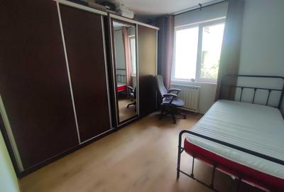 Apartament cu 3 camere decomandat în Sebastian