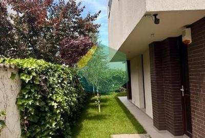 Casă cu 5 camere cu Teren 300 Mp în Central