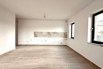 Apartament cu 3 camere semidecomandat în Someșeni
