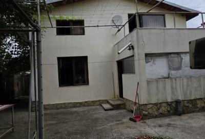 Casă individuală cu 6 camere cu Canalizare în Central - 8