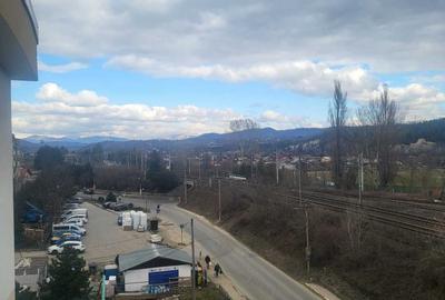 Apartament cu 2 camere decomandat în Poiana - 16