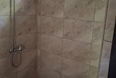 Casă cu 2 camere cu Teren 800 Mp în Gherghița