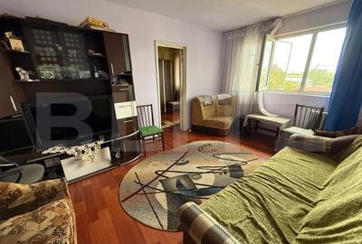 Apartament cu 3 camere semidecomandat, mobilat în B-dul București