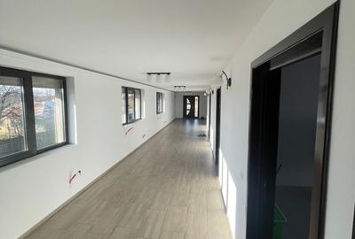 Casă cu 6 camere cu Teren 600 Mp în Moldoveni - 1