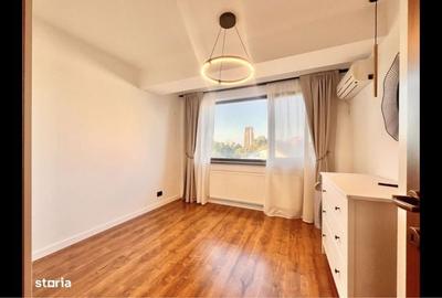 Apartament cu 3 camere semidecomandat în Parcul Carol
