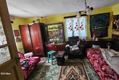 Casă cu 4 camere în Catanele