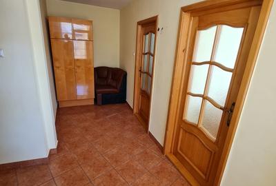 Casă cu 5 camere cu Garaj în Central - 3