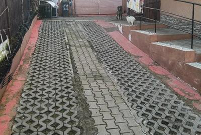 Casă cu 2 camere cu Teren 300 Mp în Central