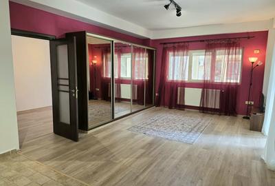 Apartament cu 2 camere decomandat în Roșu