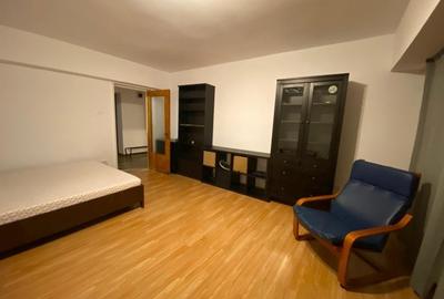 Garsonieră decomandată, mobilată în Unirii