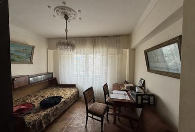 Apartament cu 3 camere semidecomandat în Central - 3