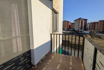Apartament cu 3 camere semidecomandat în Florești