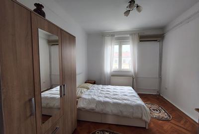 Apartament cu 3 camere decomandat în Bucureștii Noi
