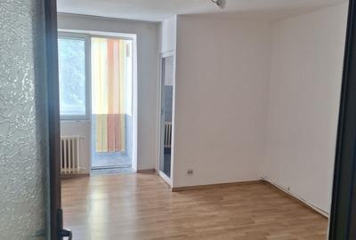 Garsonieră semidecomandată în Craiovei