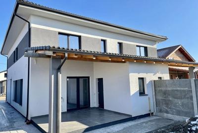 Casă cu 4 camere în Bazoș - 1