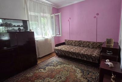 Casă cu 3 camere în Central